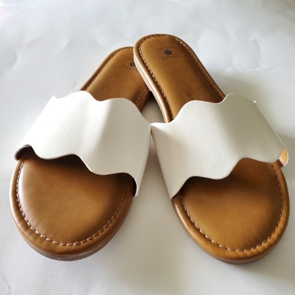 Women's Kate Scalloped White Slide Sandals 8 - Picture 3 of 4